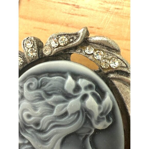 Gray Cameo Brooch With Rhinestone Accents & Antique Silver Tone Frame - Picture 2 of 6
